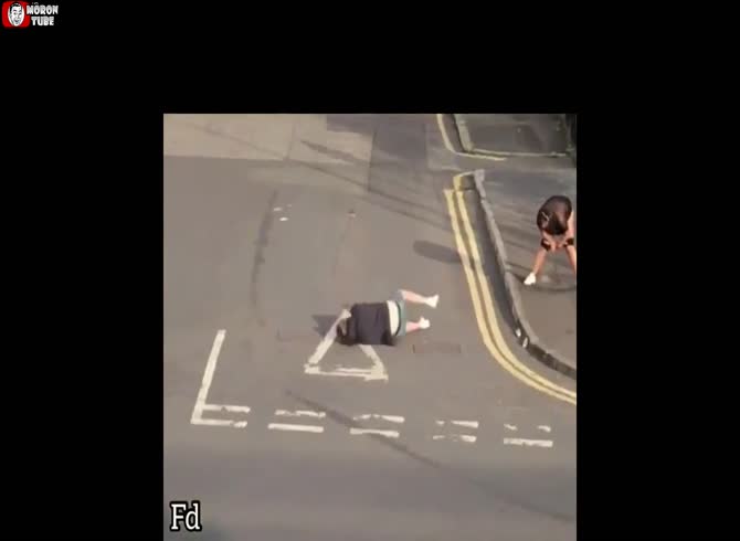 Video :There is no one to help this pair since they are so inebriated